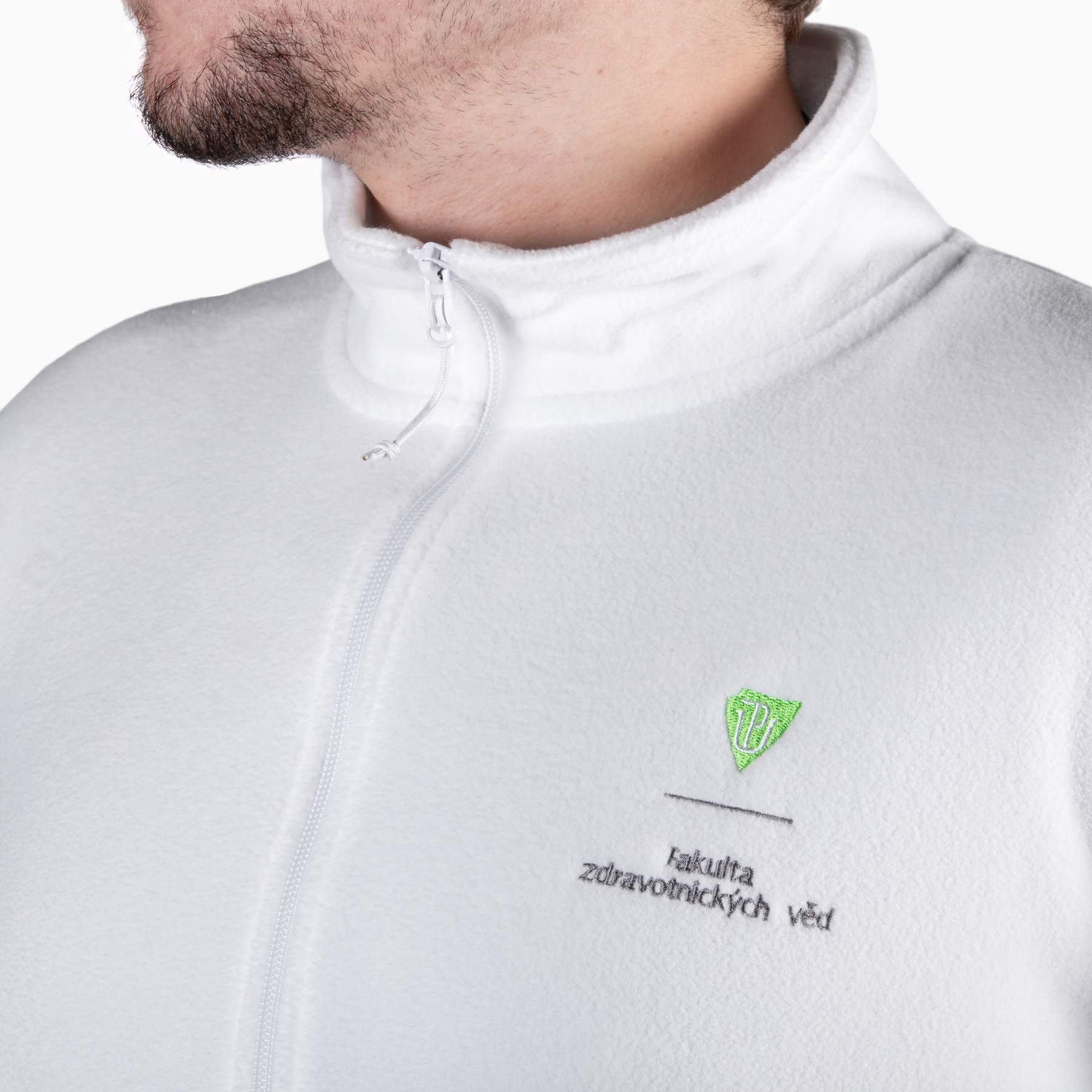 UP_bila_mikina_FZV_M_03_detail_ctverec